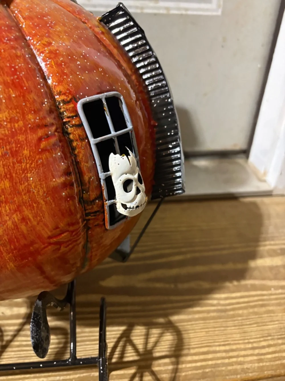 ZAERLTD ONLY ONE ON POSH- METAL PUMPKIN LIGHT UP ON CARRIAGE